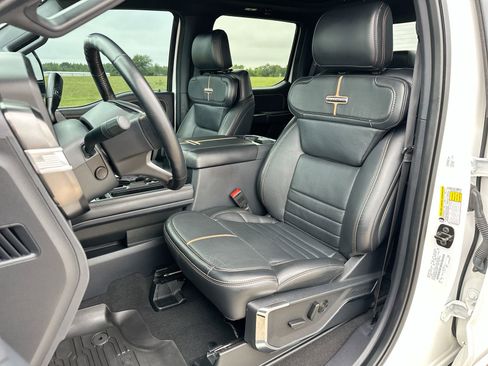 Used 2024 Ford F250 Platinum AWD/4WD image 11