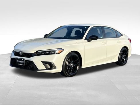Used 2023 Honda Civic Sport image 2
