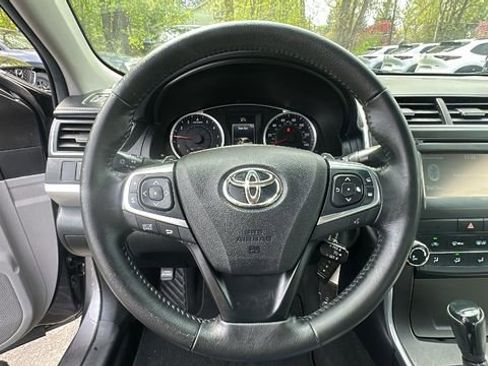 Used 2015 Toyota Camry SE FWD image 15