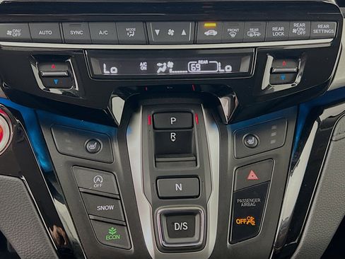 Used 2025 Honda Odyssey Touring image 16