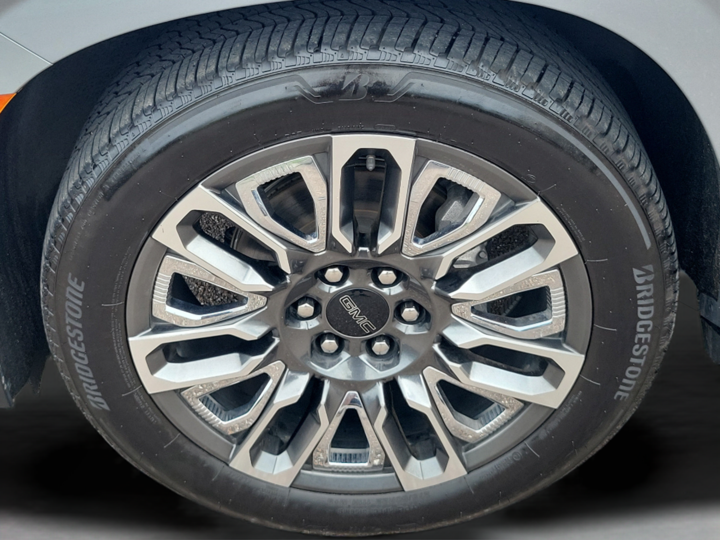 Used 2024 GMC Yukon Denali Ultimate AWD/4WD image 30