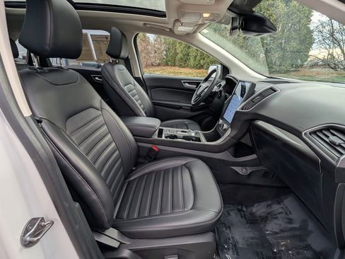 Used 2024 Ford Edge SEL w/ Convenience Package image 12
