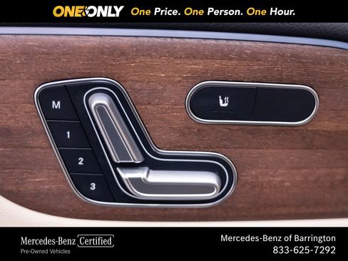 Used 2023 Mercedes-Benz GLB 250 4MATIC w/ Premium Package image 15