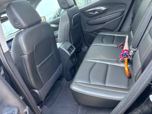 Used 2019 GMC Terrain SLT w/ Preferred Package FWD image 3