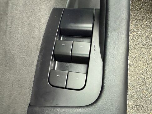 Used 2023 Tesla Model 3 Standard Range image 14