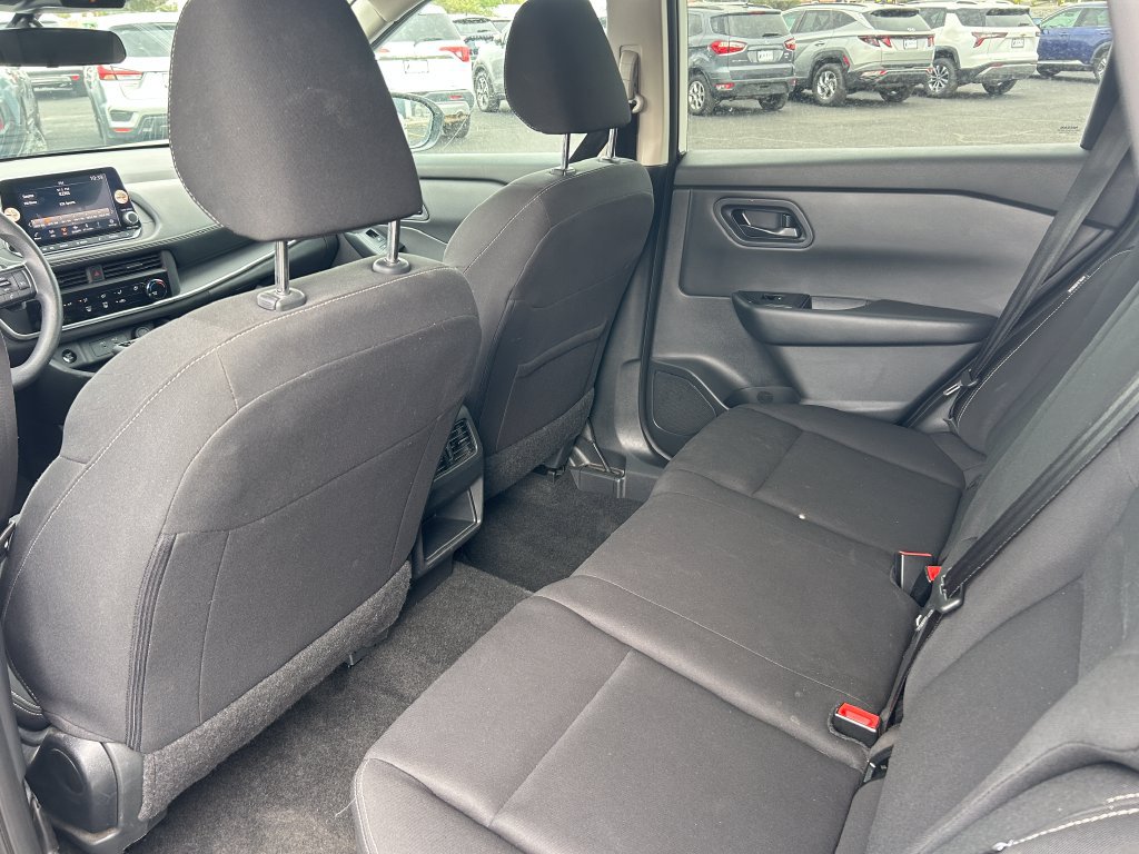 Used 2024 Nissan Rogue S FWD image 28