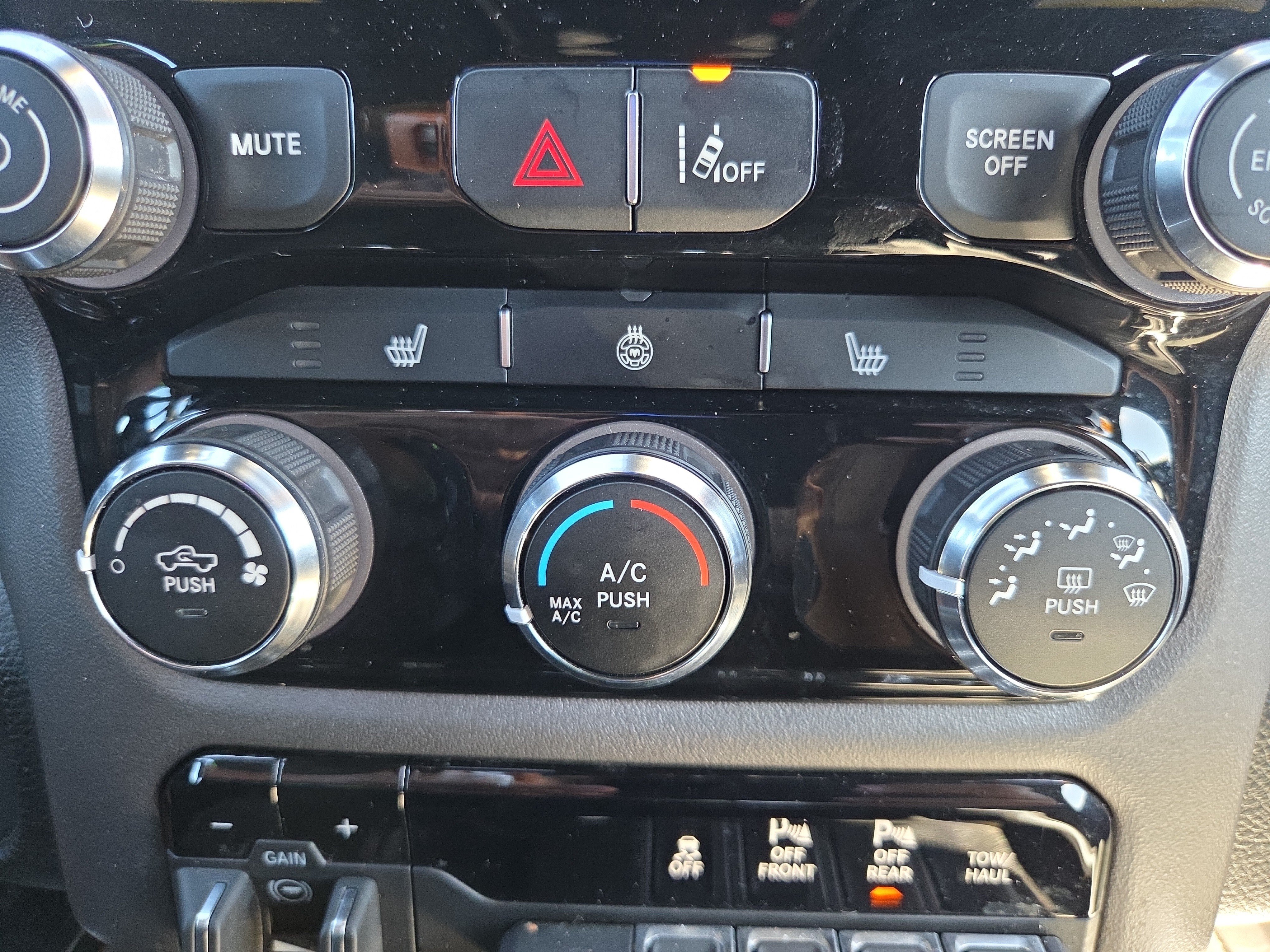 Used 2025 RAM 1500 Big Horn AWD/4WD image 16