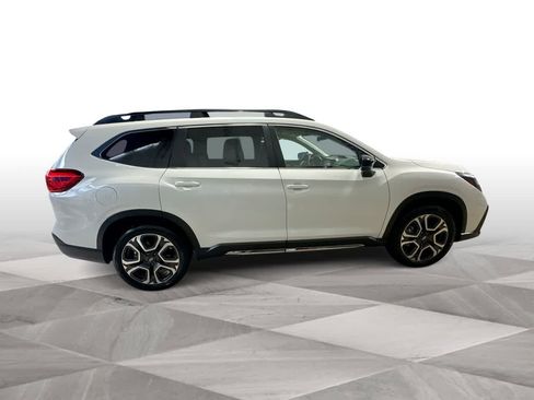 Used 2025 Subaru Ascent Limited AWD/4WD image 9