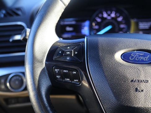 Used 2017 Ford Explorer Limited image 9