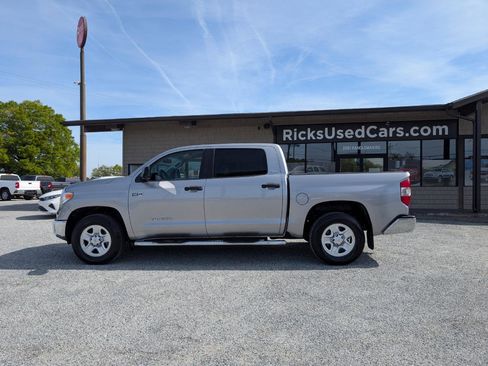 Used 2017 Toyota Tundra SR5 w/ SR5 Upgrade Package RWD image 10