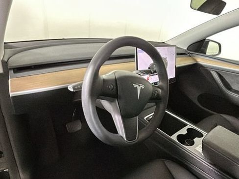 Used 2024 Tesla Model Y Long Range AWD/4WD image 13