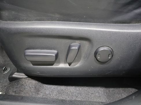 Used 2015 Toyota RAV4 Limited AWD/4WD image 12