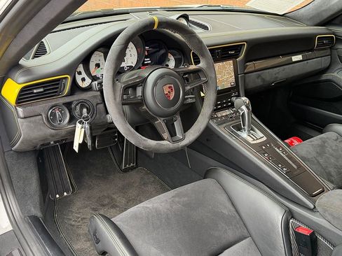 Certified 2018 Porsche 911 GT2 RS RWD image 4