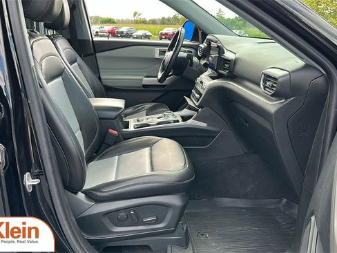 Used 2022 Ford Explorer XLT w/ XLT Sport Appearance Package image 33