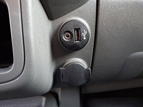 Used 2020 Nissan Frontier SV image 24