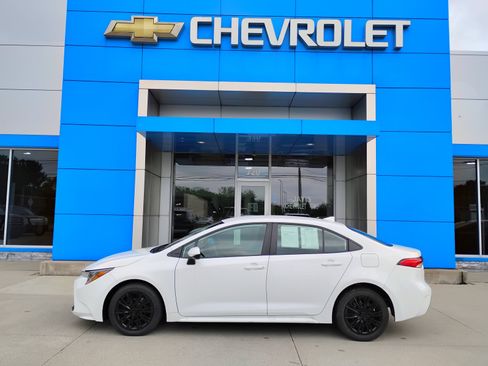 Used 2024 Toyota Corolla LE FWD image 11