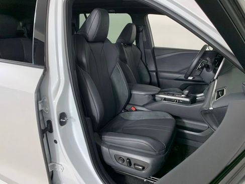 Used 2024 Lexus TX 500h AWD image 35