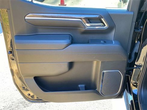 Used 2022 Chevrolet Silverado 1500 LTZ w/ LTZ Premium Package image 10