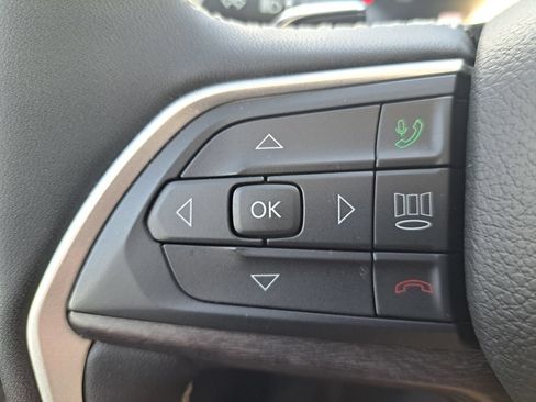 Used 2023 Jeep Grand Cherokee 4WD 4xe image 18
