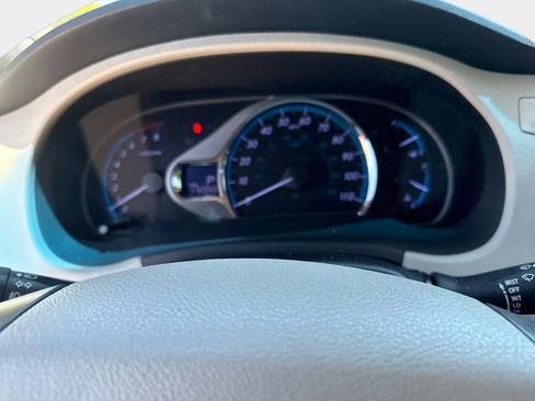 Used 2013 Toyota Sienna XLE FWD image 28