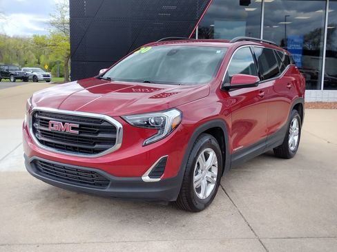 Used 2020 GMC Terrain SLE w/ Driver Convenience Package FWD image 1