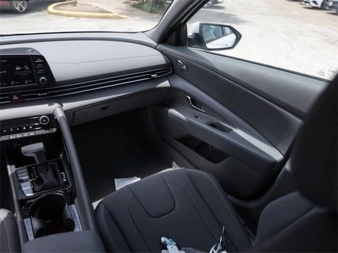 Certified 2025 Hyundai Elantra Blue image 22