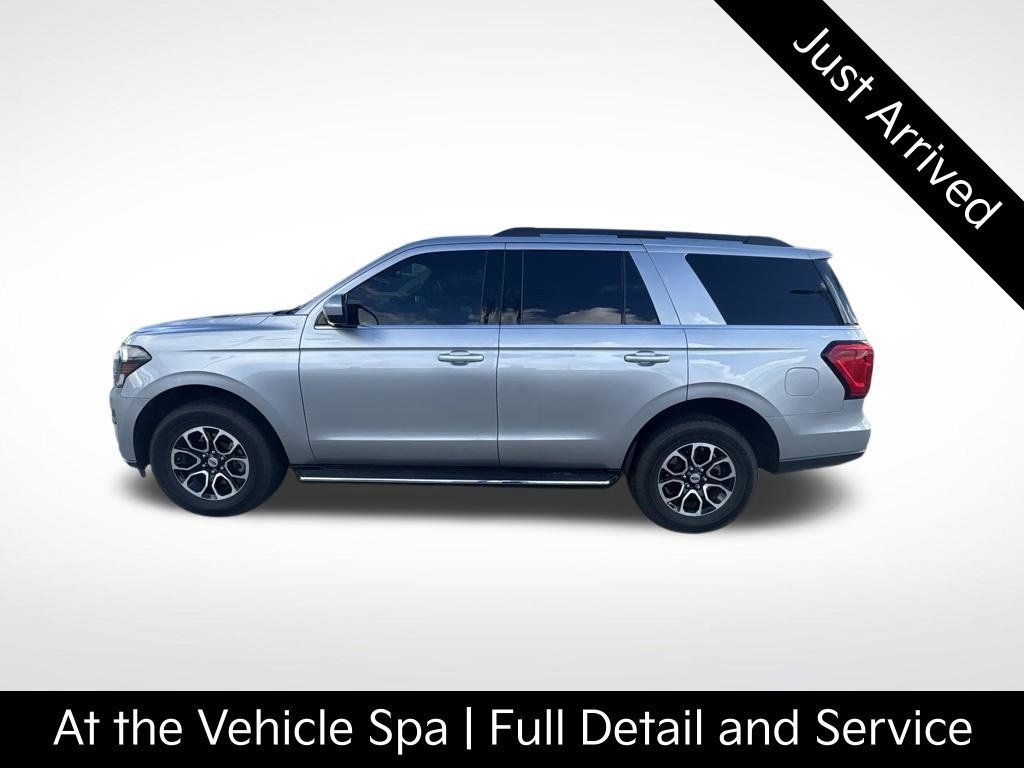 Used 2023 Ford Expedition XLT RWD image 1
