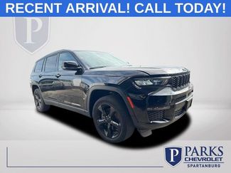 Used 2023 Jeep Grand Cherokee L Limited w/ Black Appearance Package AWD/4WD video 1
