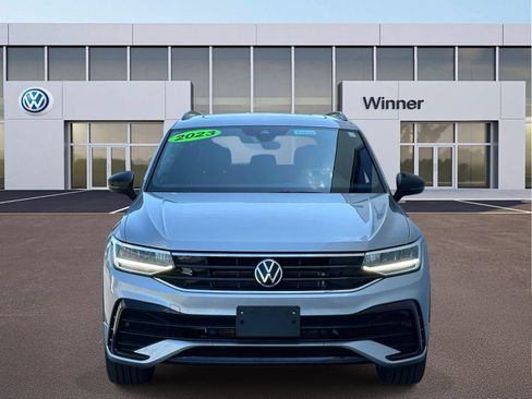Used 2023 Volkswagen Tiguan SE R-Line AWD/4WD image 8