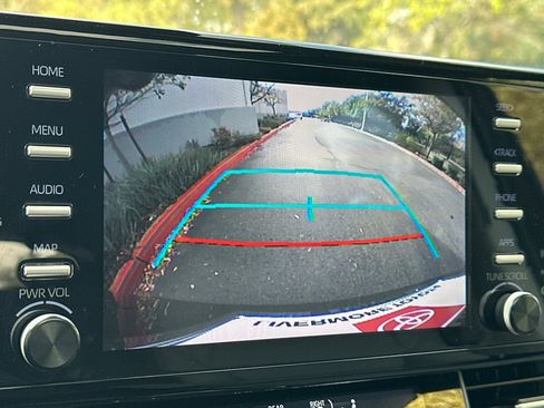 Used 2023 Toyota Sienna XLE image 28