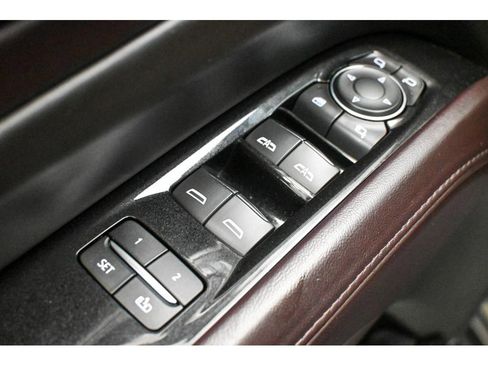 Used 2022 Cadillac Escalade ESV Premium Luxury Platinum image 35