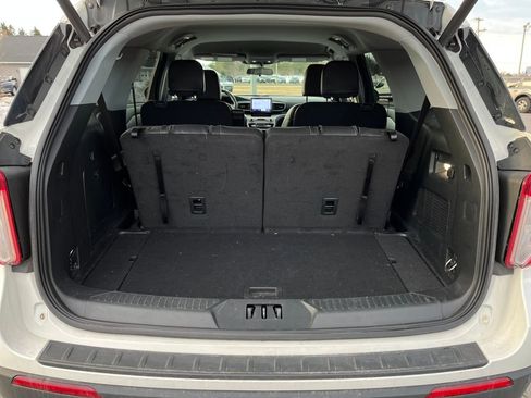 Used 2023 Ford Explorer XLT w/ Equipment Group 202A image 23