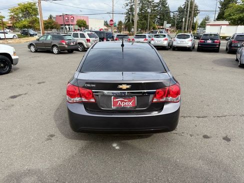 Used 2014 Chevrolet Cruze LS FWD image 8