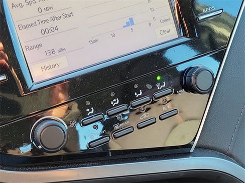 Used 2018 Toyota Camry LE image 17