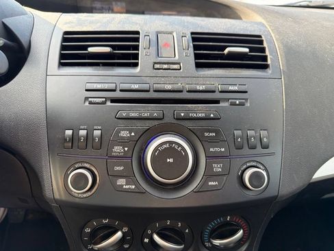 Used 2012 MAZDA MAZDA3 i Touring FWD image 30