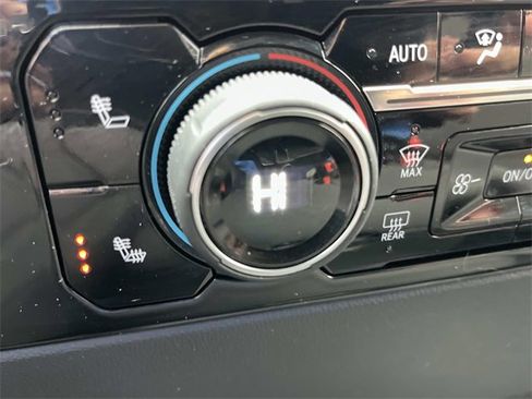 Used 2024 Chevrolet Silverado 1500 LT image 35