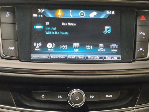 Used 2018 Buick Enclave Premium w/ Experience Buick Package FWD image 25