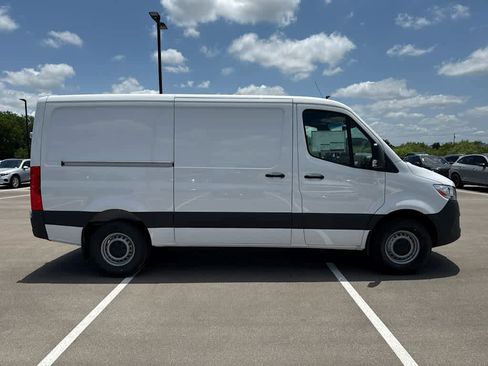 New 2025 Mercedes-Benz Sprinter 2500 image 4