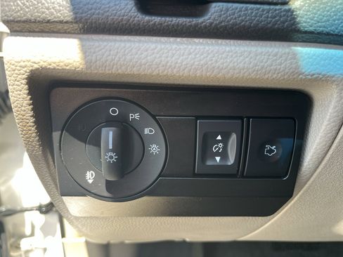 Used 2010 Ford Fusion SEL FWD image 12