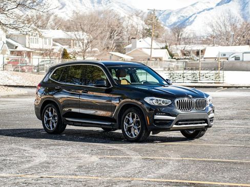 Used 2020 BMW X3 xDrive30i w/ Premium Package image 3
