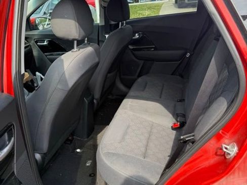 Used 2022 Kia Niro LXS FWD image 7