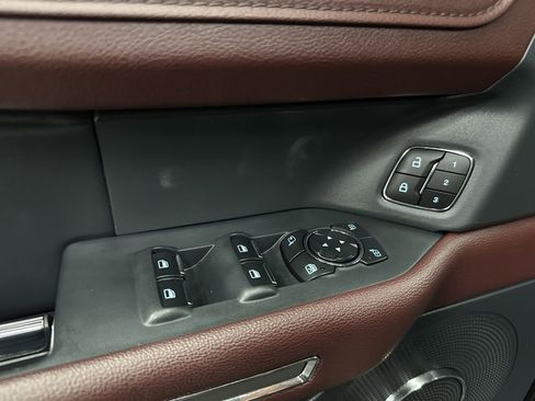 Used 2024 Ford Expedition Limited AWD/4WD image 17