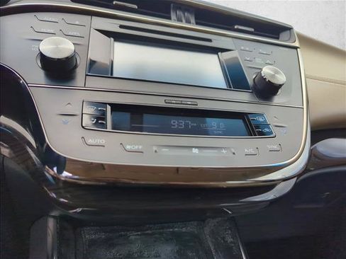 Used 2015 Toyota Avalon XLE FWD image 23