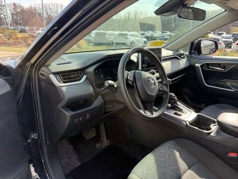 Used 2025 Toyota RAV4 XLE image 23