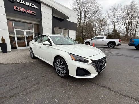 Used 2024 Nissan Altima 2.5 SL image 7