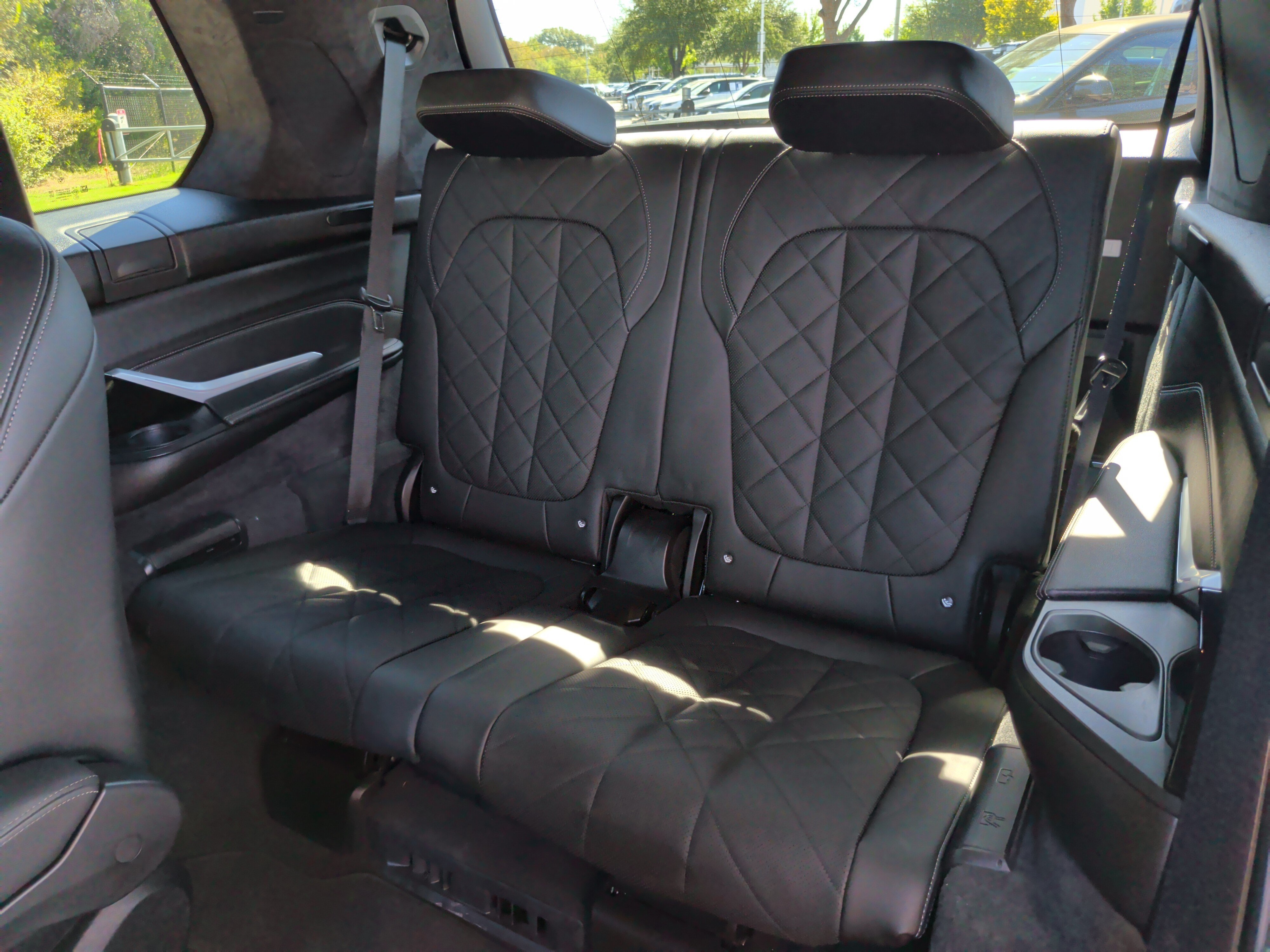 Used 2023 BMW X7 xDrive40i w/ M Sport Package AWD/4WD image 40