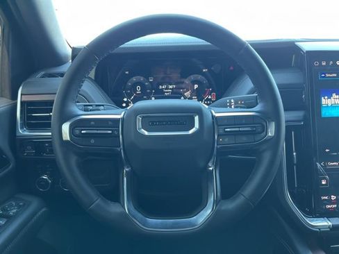 Used 2025 GMC Yukon Denali w/ Sun & Power Step Package image 19