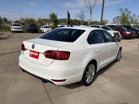 Used 2012 Volkswagen Jetta GLI FWD image 8