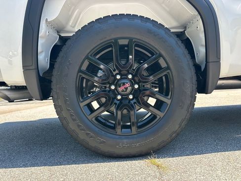 New 2026 GMC Sierra 1500 Elevation w/ Elevation Select Package AWD/4WD image 18