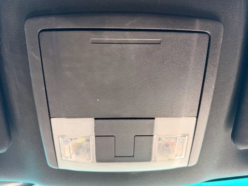 Used 2016 Ford Explorer XLT w/ Equipment Group 202A image 21